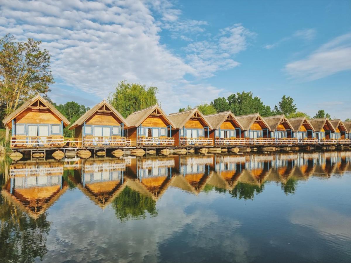 Zaga Zaga Sat Hotel Tecuci Exterior foto